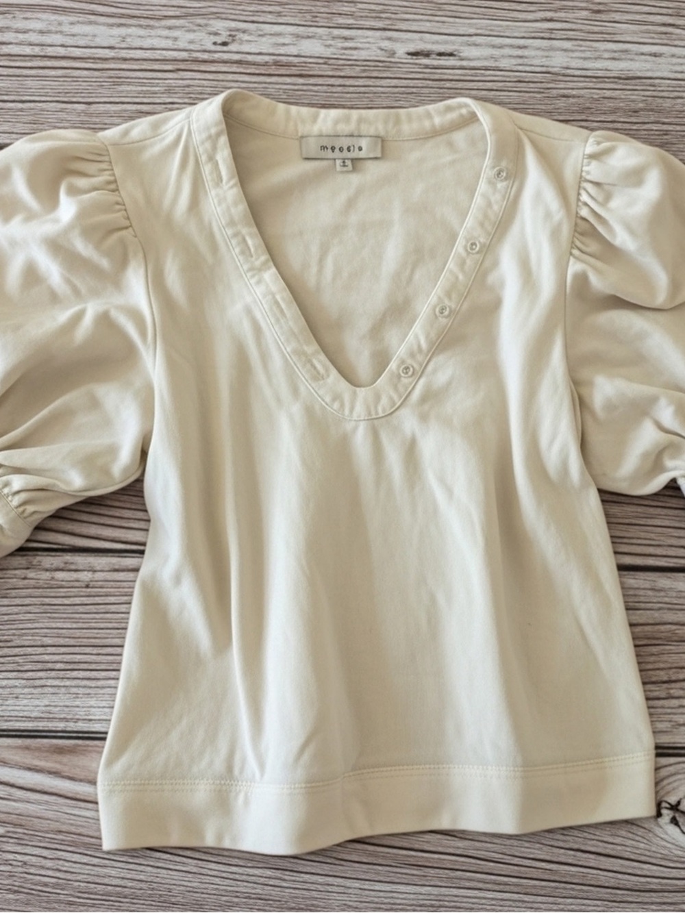 Moodie Neutral Puff Sleeve Tie Sleeve Pullover Small